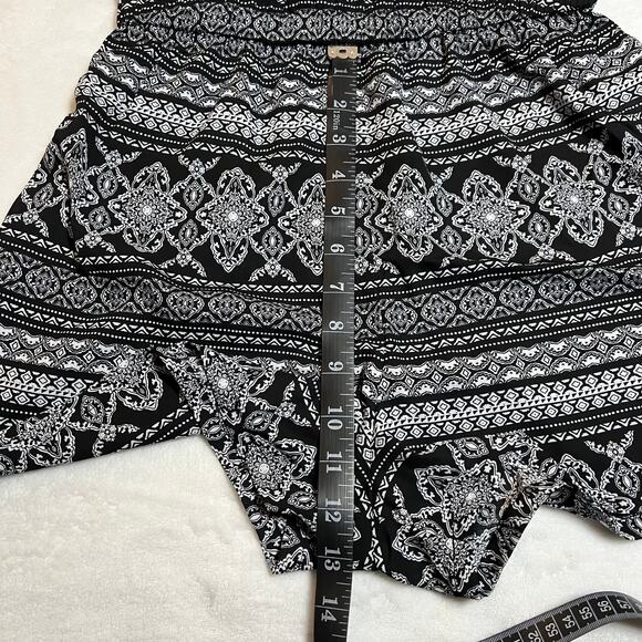 Romeo & Juliet Couture Sleeveless Boho Print Romper Size S Neutral Casual Summer - Picture 6 of 8